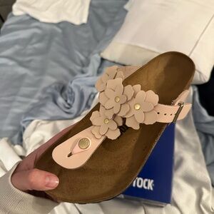 Birkenstock Gizeh Sandals Light Pink Floral SOLD OUT NIB leather gold birks top